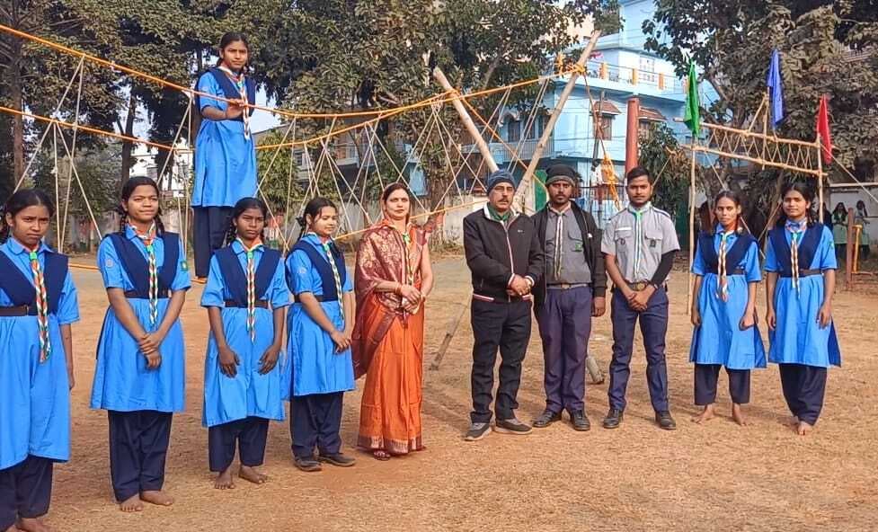 गाइडों को जीवनोपयोगी कौशलों का व्यावहारिक प्रशिक्षण मिला