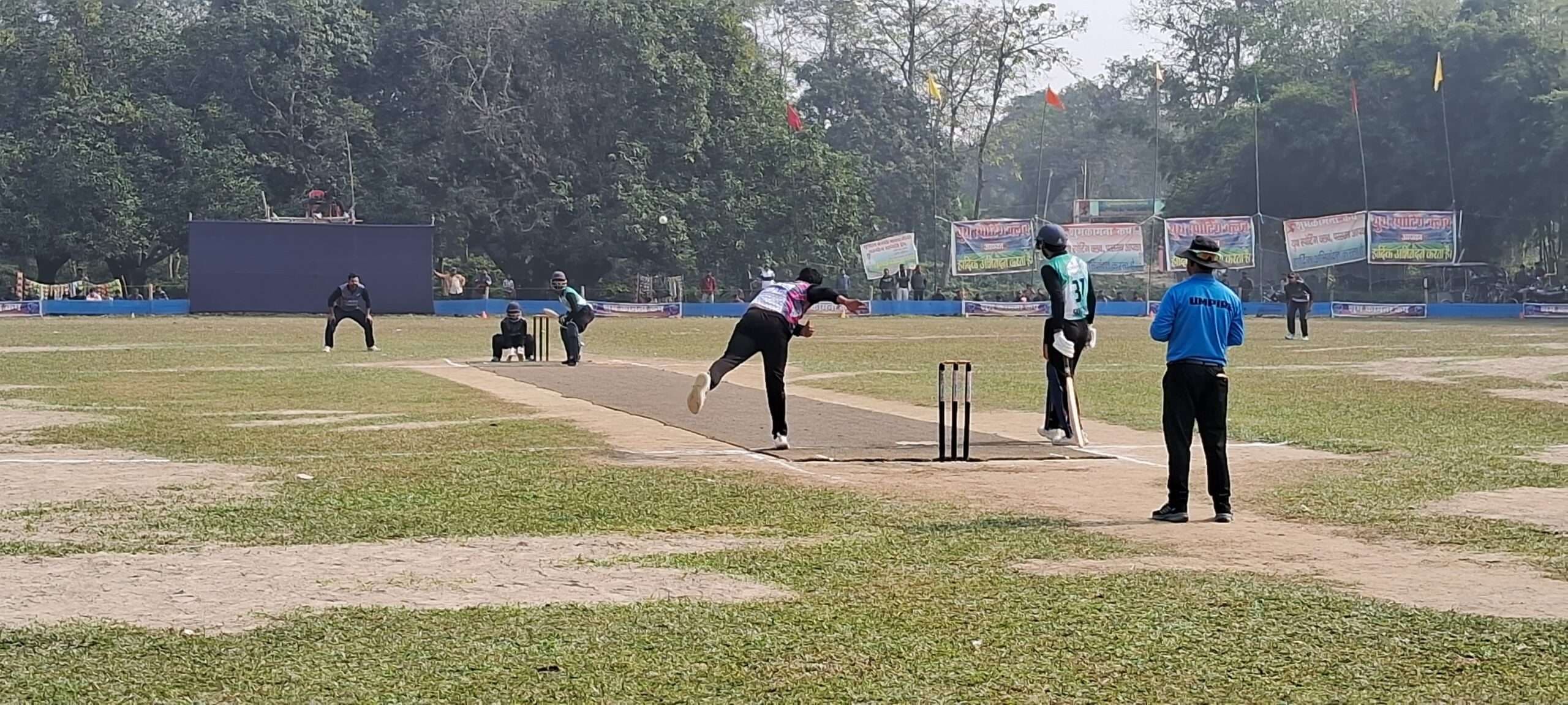 बलिया को 17 रनों से हराकर सेमीफाइनल में पहुंचा गया