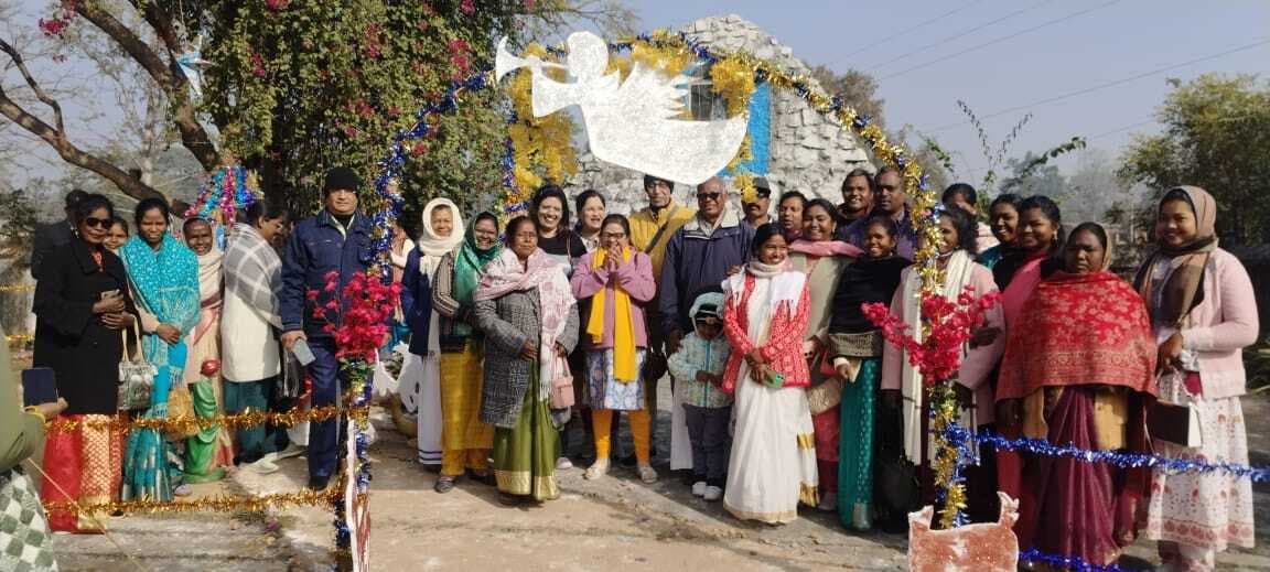 मैक्लुस्कीगंज में धूमधाम से मनाया गया महापर्व क्रिसमस