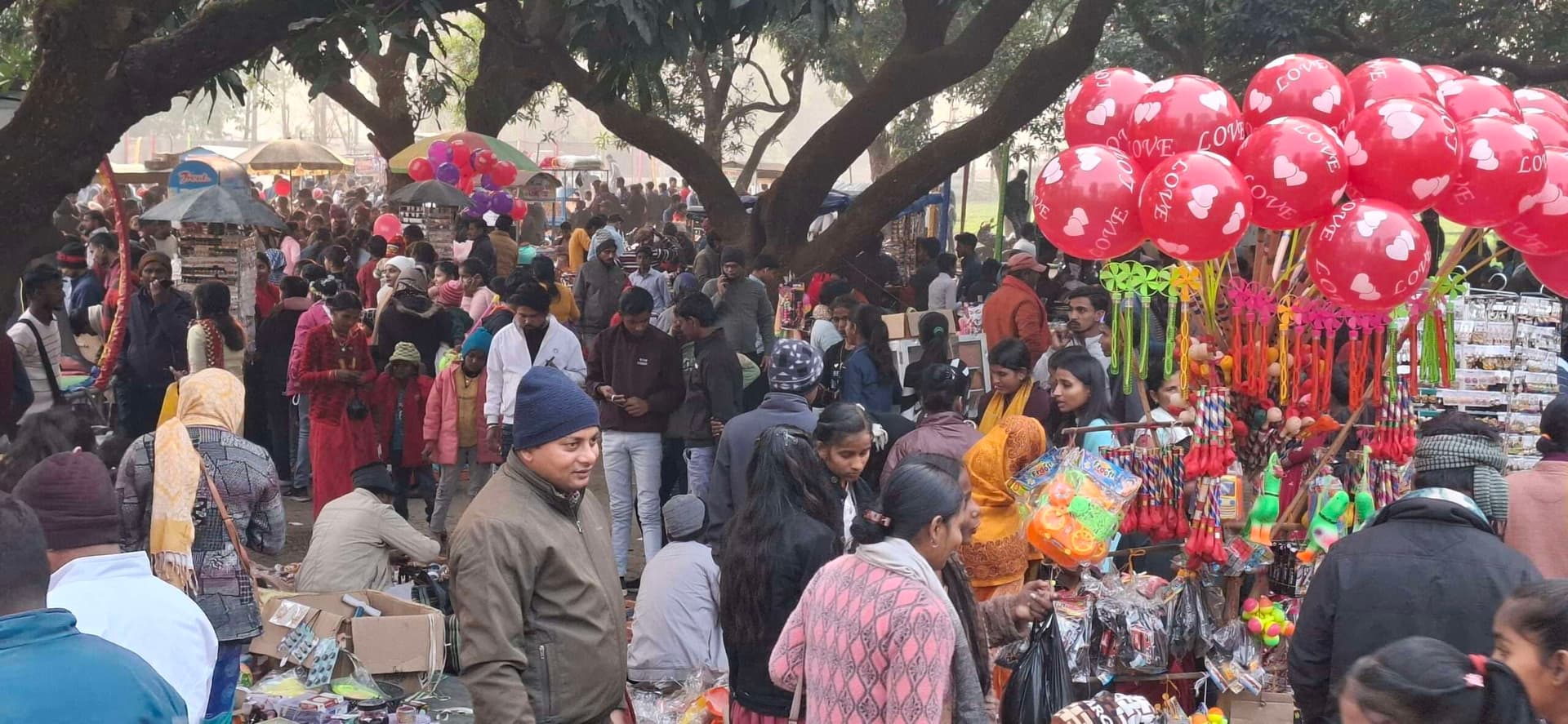गिरजाघरों में मना प्रभु यीशु का जन्मोत्सव