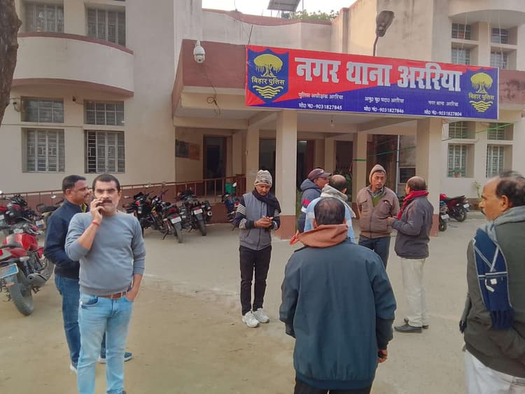 दरवाजे पर लगी स्कॉर्पियो की चोरी