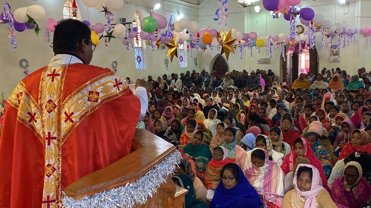 प्रभु यीशु का जन्मोत्सव धूमधाम से मना