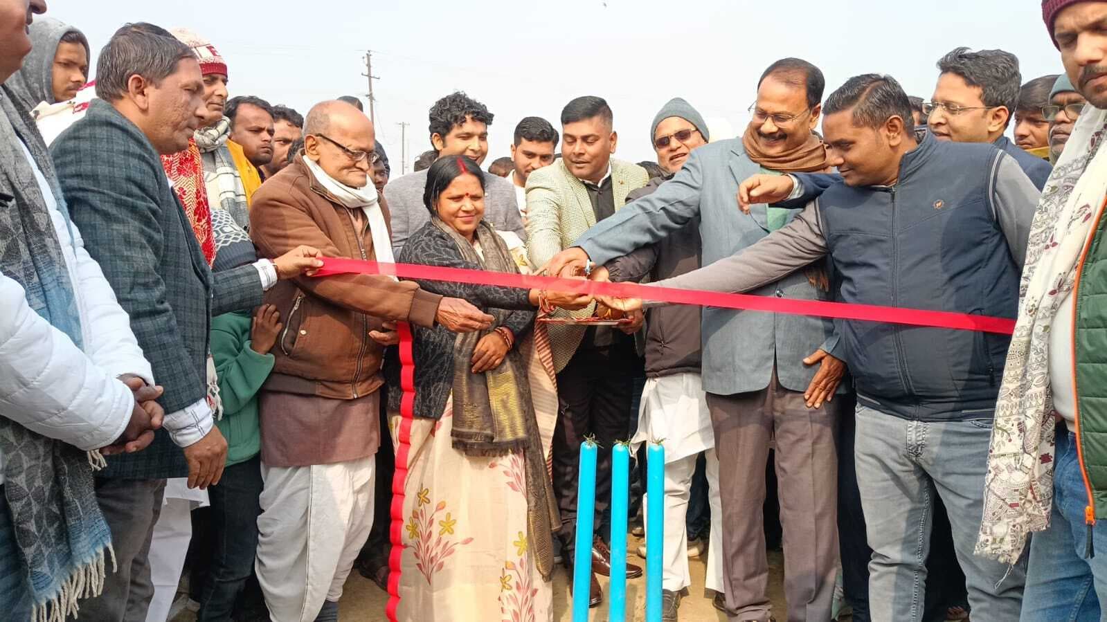 Madhubani News : क्रिकेट टूर्नामेंट : एसएसबी व सीतामढ़ी के बीच हुआ पहला मुकाबला