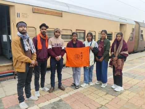 26वें प्रांतीय अधिवेशन में भाग लेने गढ़वा रवाना हुए अभाविप कार्यकर्ता