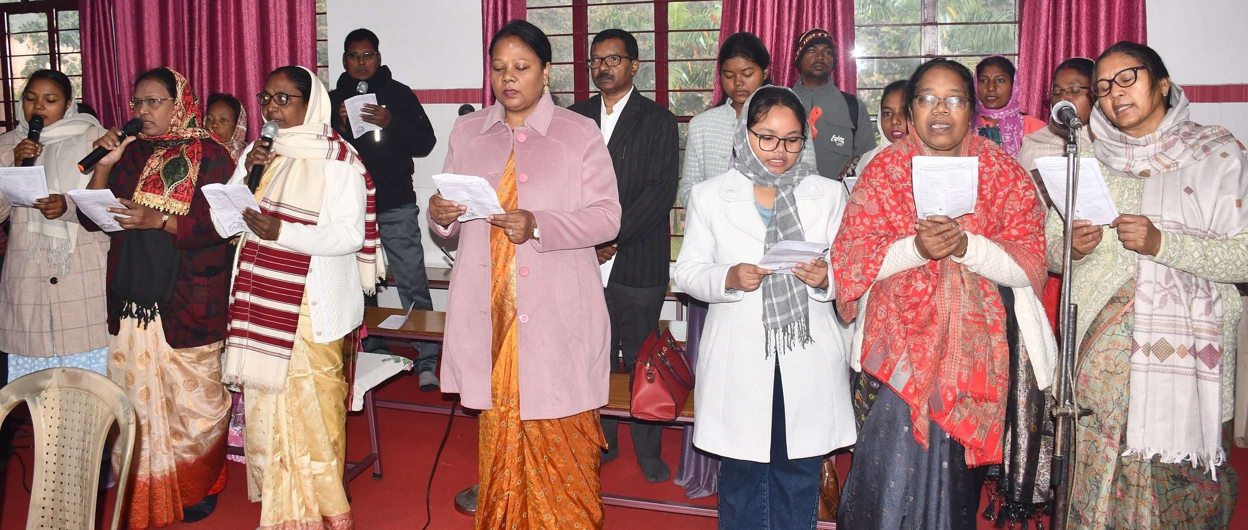 Bokaro News : बोकारो में क्रिसमस की रही रौनक, जगमगाए चर्च