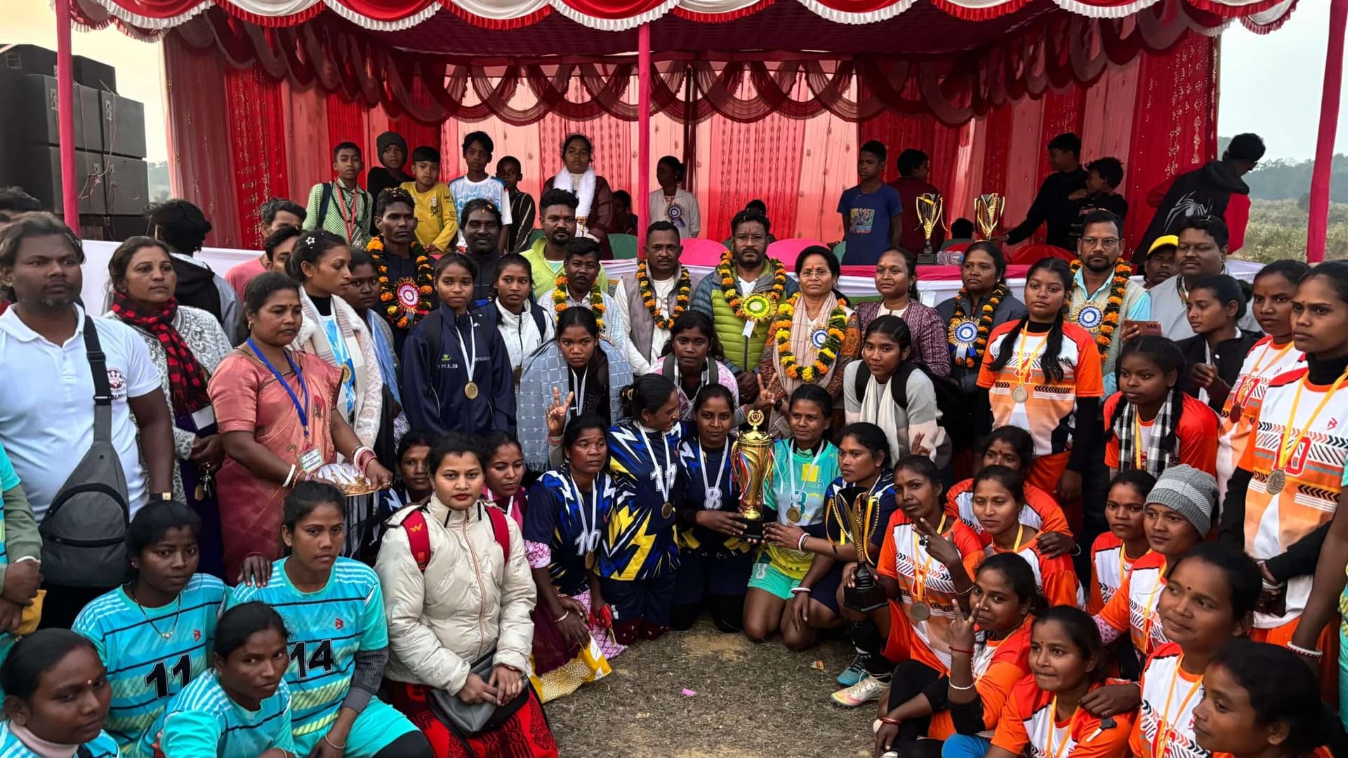 Serakela Kharsawan News : महिलाएं हर क्षेत्र में अग्रणी, लैंगिक समानता रखना जरूरी : विधायक