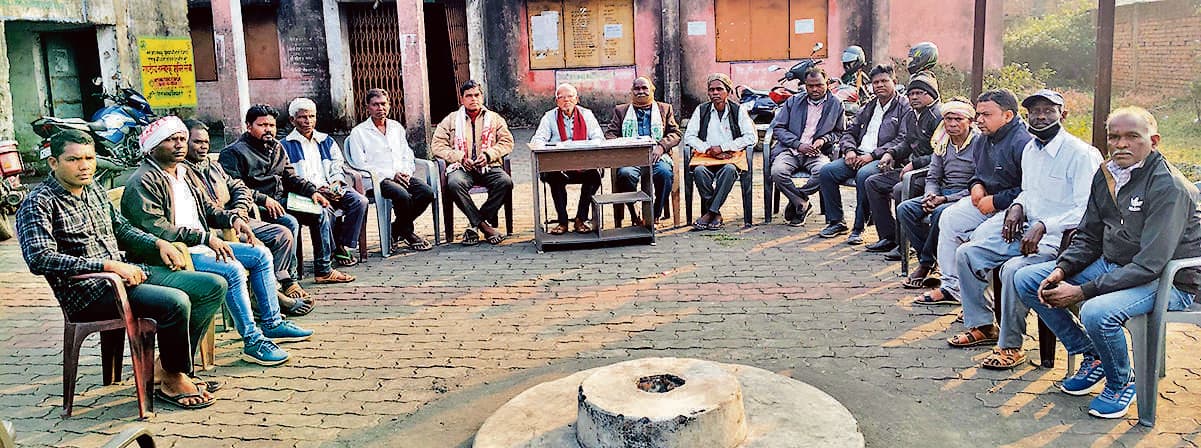 Seraikela Kharsawan News : मूल पेसा कानून के अधिकारों में कटौती बर्दाश्त नहीं