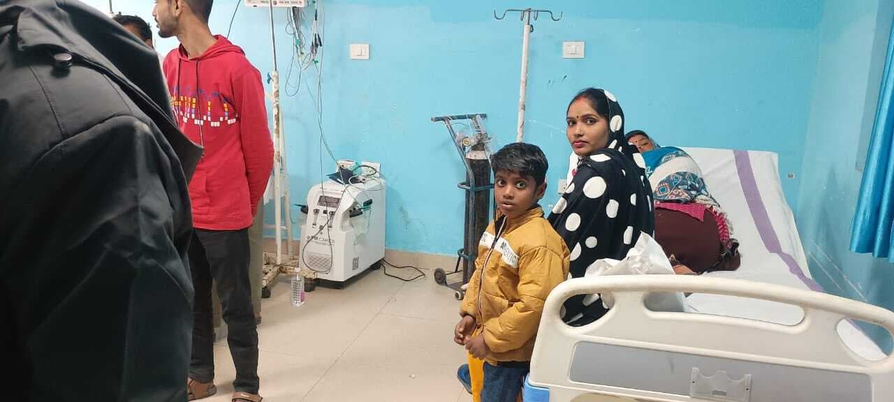 छह घंटे के अंदर पागल कुते ने 20 लोगों को काटा