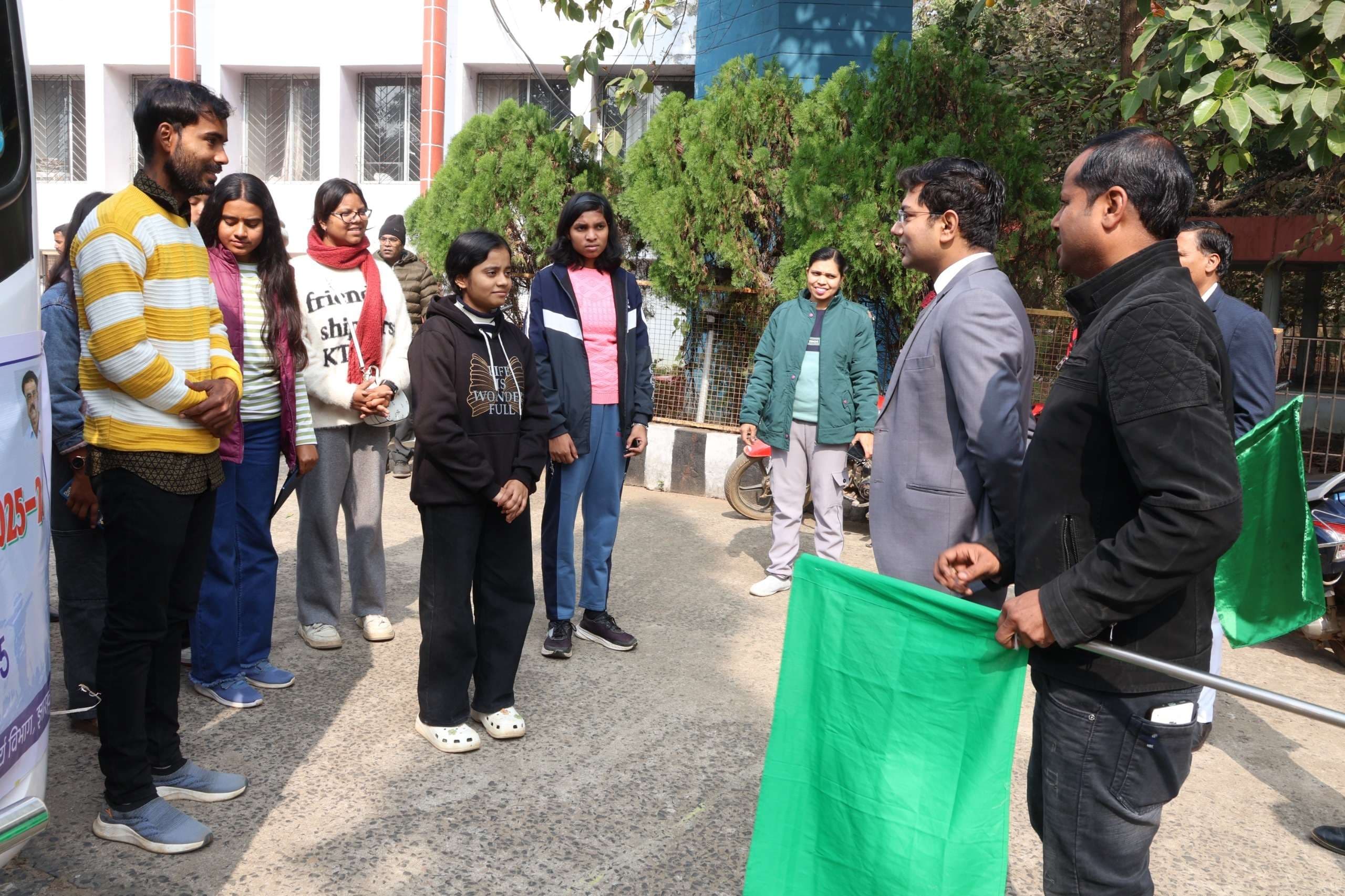 संप के चयनित प्रतिभागी राज्यस्तरीय युवा महोत्सव के लिए रवाना