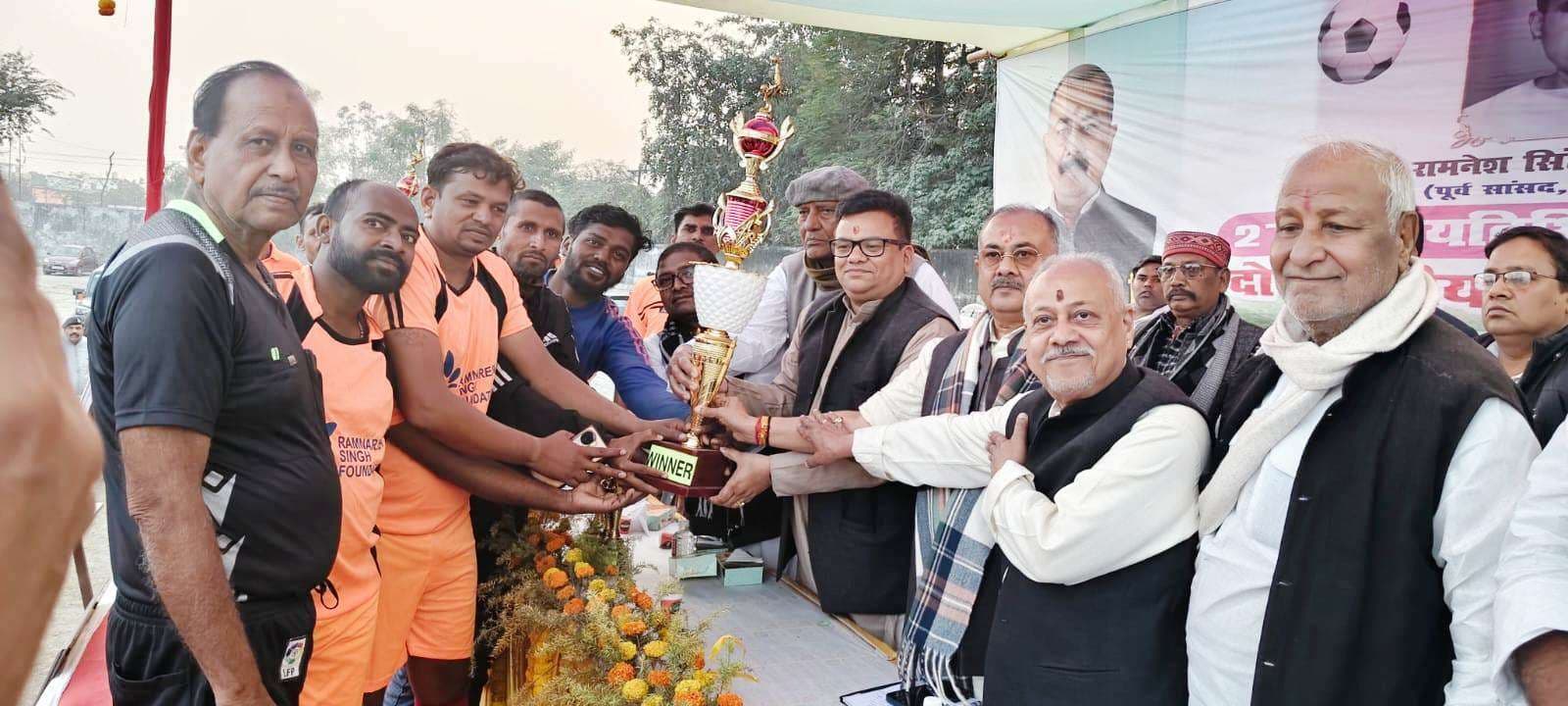 अपने कार्यकाल में पूर्व सांसद लूटन बाबू ने दी थी विकास की गति