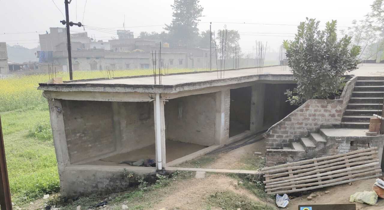 रामनगर गांव स्थित अर्द्ध निर्मित मकान में मिला अज्ञात 50 वर्षीय विक्षिप्त व्यक्ति का शव