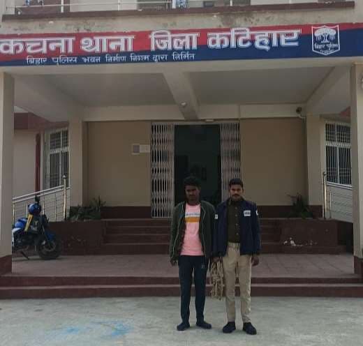 40 लीटर शराब के साथ तस्कर गिरफ्तार