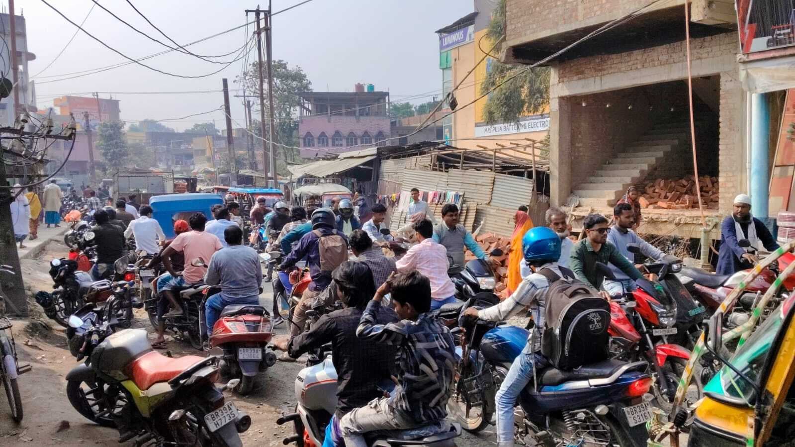 अतिक्रमण से जाम हुई बारसोई की सड़कें, आमजन व राहगीर परेशान