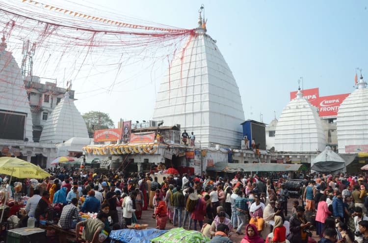 Deoghar News : बाबाधाम में 45 हजार श्रद्धालुओं ने किया जलार्पण