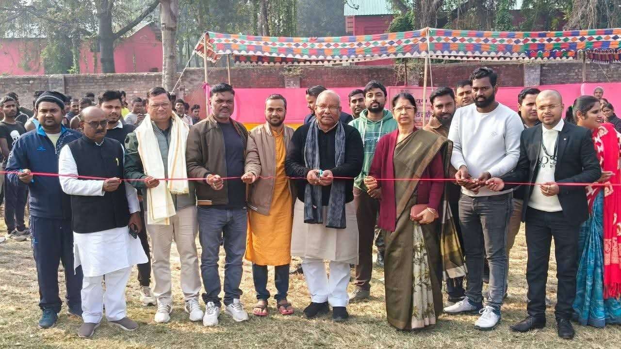 प्रखंड स्तरीय खेलकूद प्रतियोगिता में युवाओं ने दिखाया दम