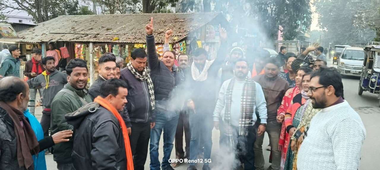 बंगलादेश में हिन्दुओं पर अत्याचार, फूंका पुतला