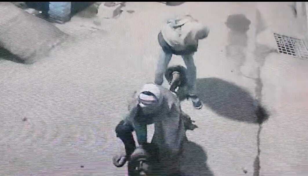 बम काली मंदिर परिसर से ट्रक के लोहे का सामान चोरी, वीडियो वायरल