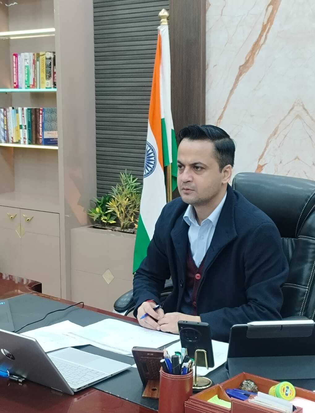 Madhubani News : डीएम के जनता के दरबार में 64 लोगों ने ऑनलाइन दर्ज करायी शिकायतें