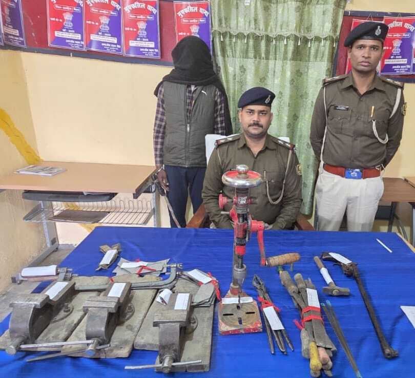 जरलहिया बहियार में मिनी गन फैक्ट्री का उदभेदन, संचालक गिरफ्तार