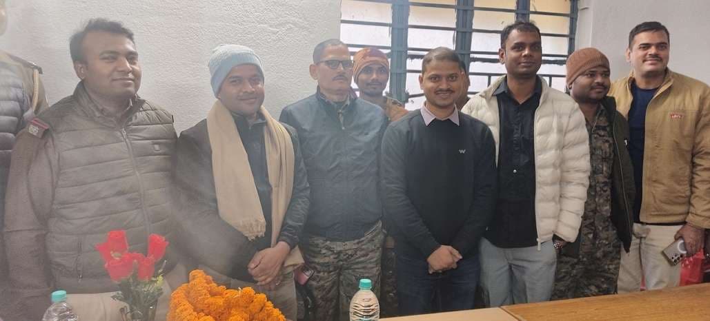 पोड़ैयाहाट थाना परिसर में विदाई सह स्वागत समारोह आयोजित