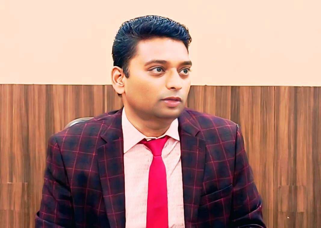 90 प्रतिशत से अधिक करें दाखिल खारिज, लापरवाही पर होगी कार्रवाई : आयुक्त