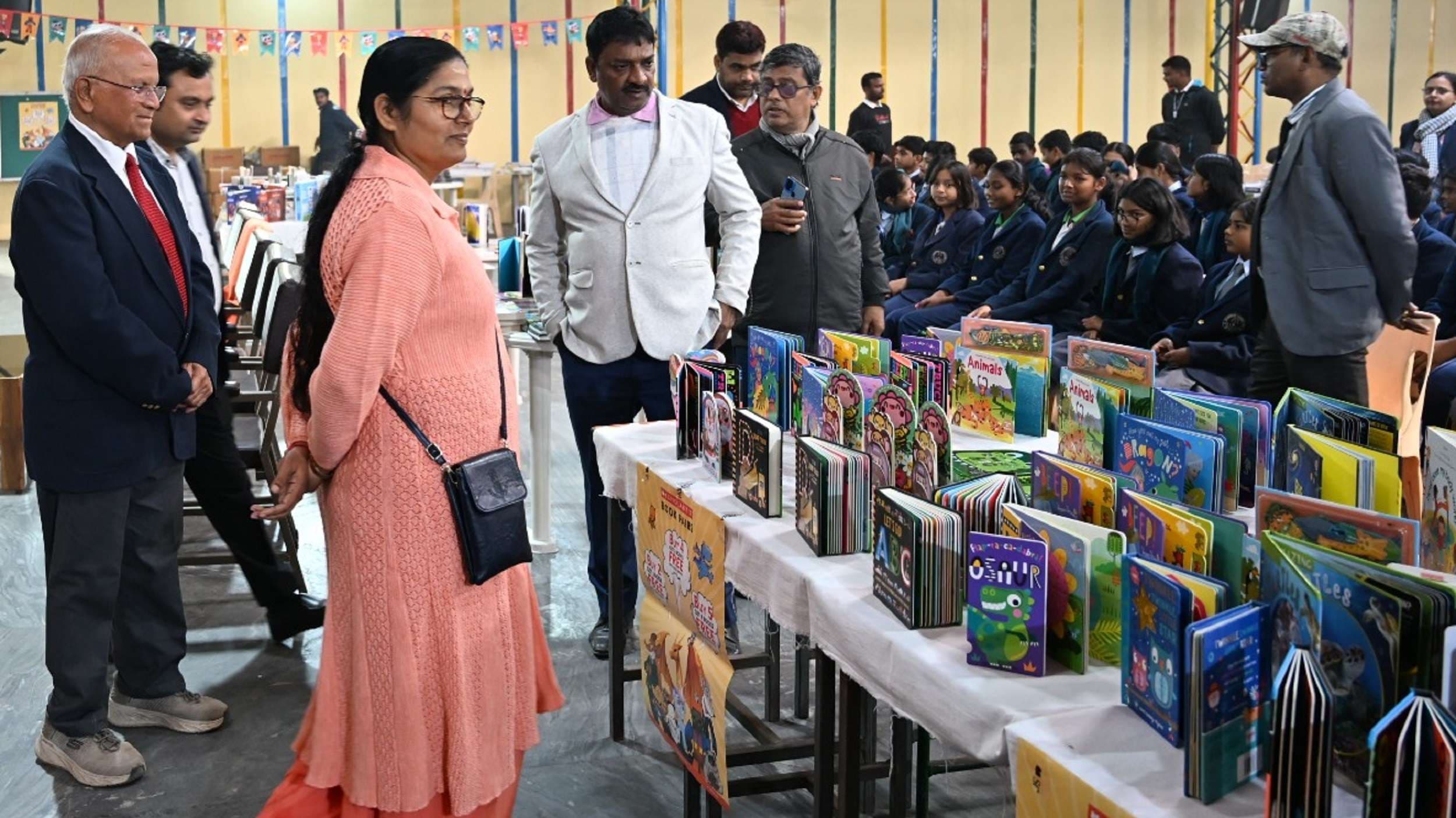 Bokaro News : किताबों के साथ अधिकाधिक समय बितायें विद्यार्थी : आचार्या