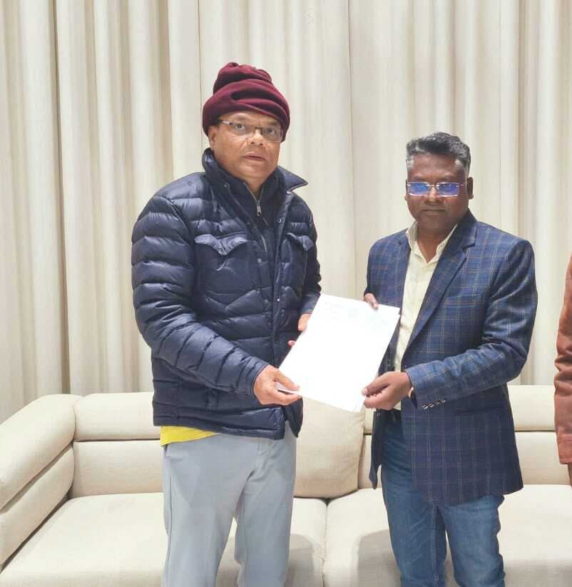 East Singhbhum News : 10 गांवों में जाहेरथानों की घेराबंदी व छात्रावास की मांग