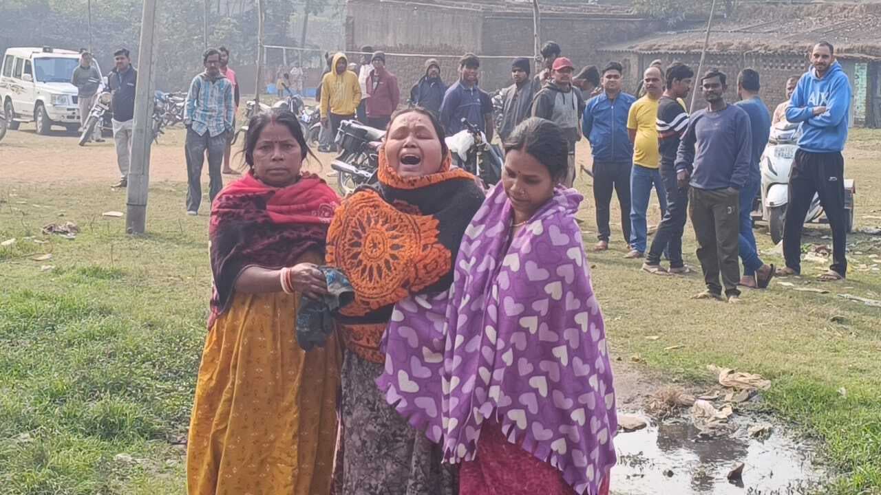 Dhanbad News: पीसीओ बूथ संचालक का शव मिला, दो हिरासत में