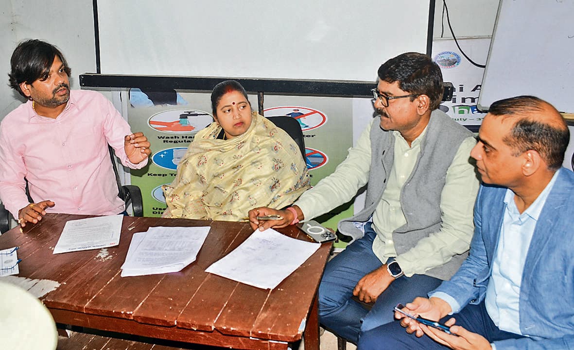 Dhanbad News: रैमकी के कर्मियों की हड़ताल समाप्त, आज से शुरू होगा कचरे का उठाव