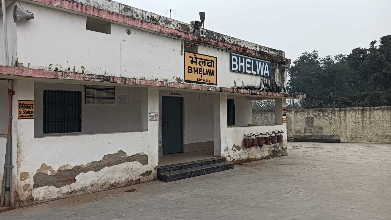 Motihari: रक्सौल से नरकटियागंज रूट बेहाल, ट्रेनों की कमी होने से यात्री परेशान