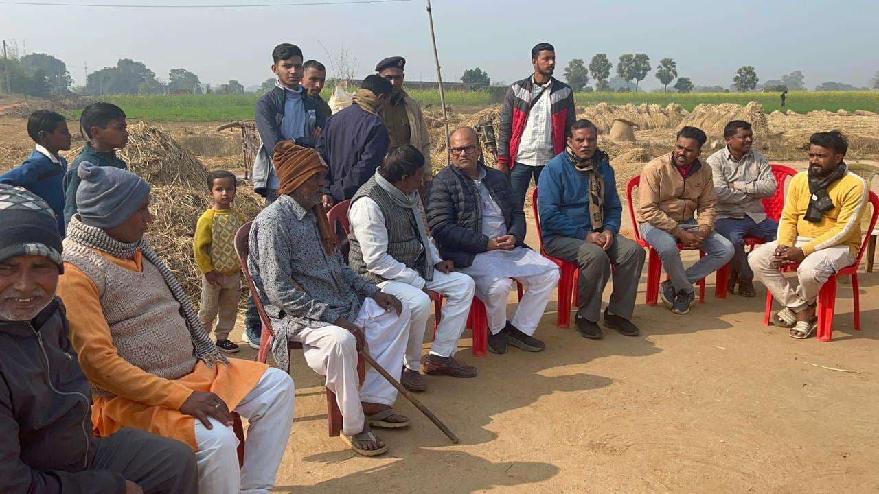 पूर्व विधान पार्षद ने मृतकों के परिजनों से मिलकर दी सांतवना