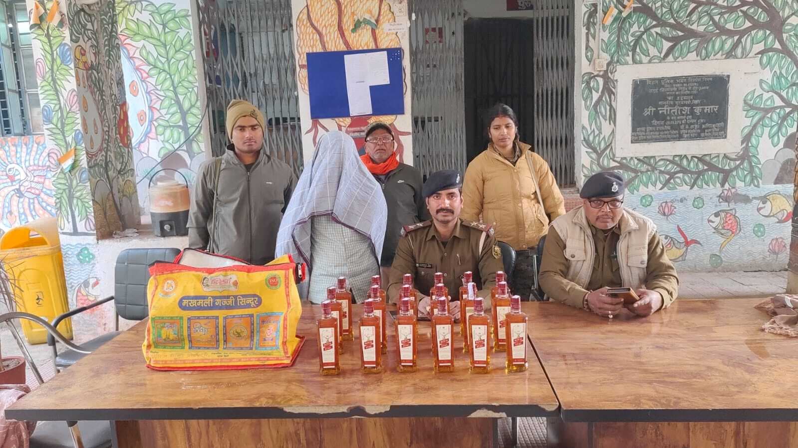 अंग्रेजी शराब के साथ तस्कर गिरफ्तार