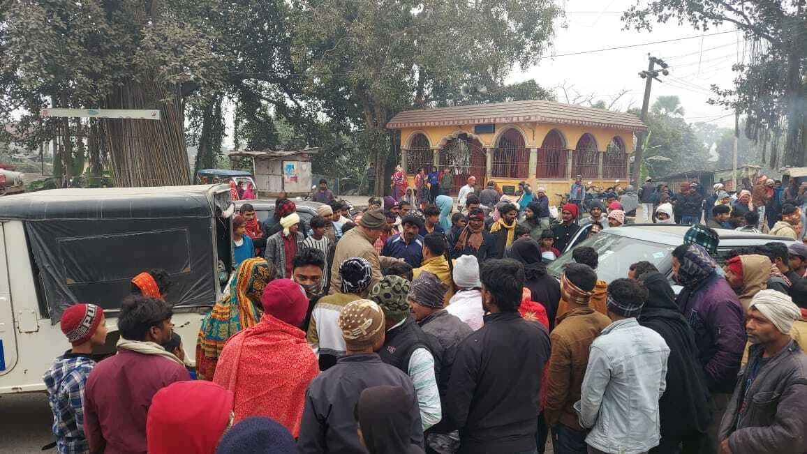 Samastipur News:टाटा पंच व बेलेनो की टक्कर, चपेट में आये युवक की मौत