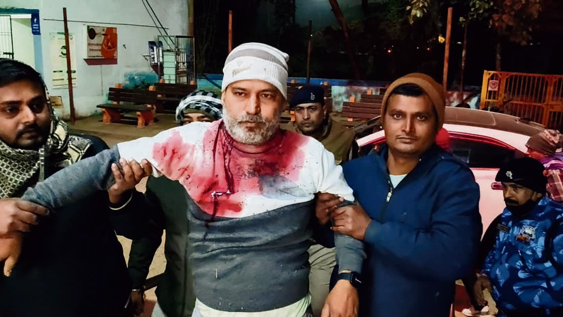 बाइक सवार अपराधियों ने उपमुखिया सह सीएसपी संचालक से चाकू के बल पर 2.50 लाख लूटे