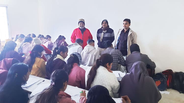 जेबीएसएम कॉलेज में स्नातक सेमेस्टर वन की परीक्षा शांतिपूर्ण संपन्न