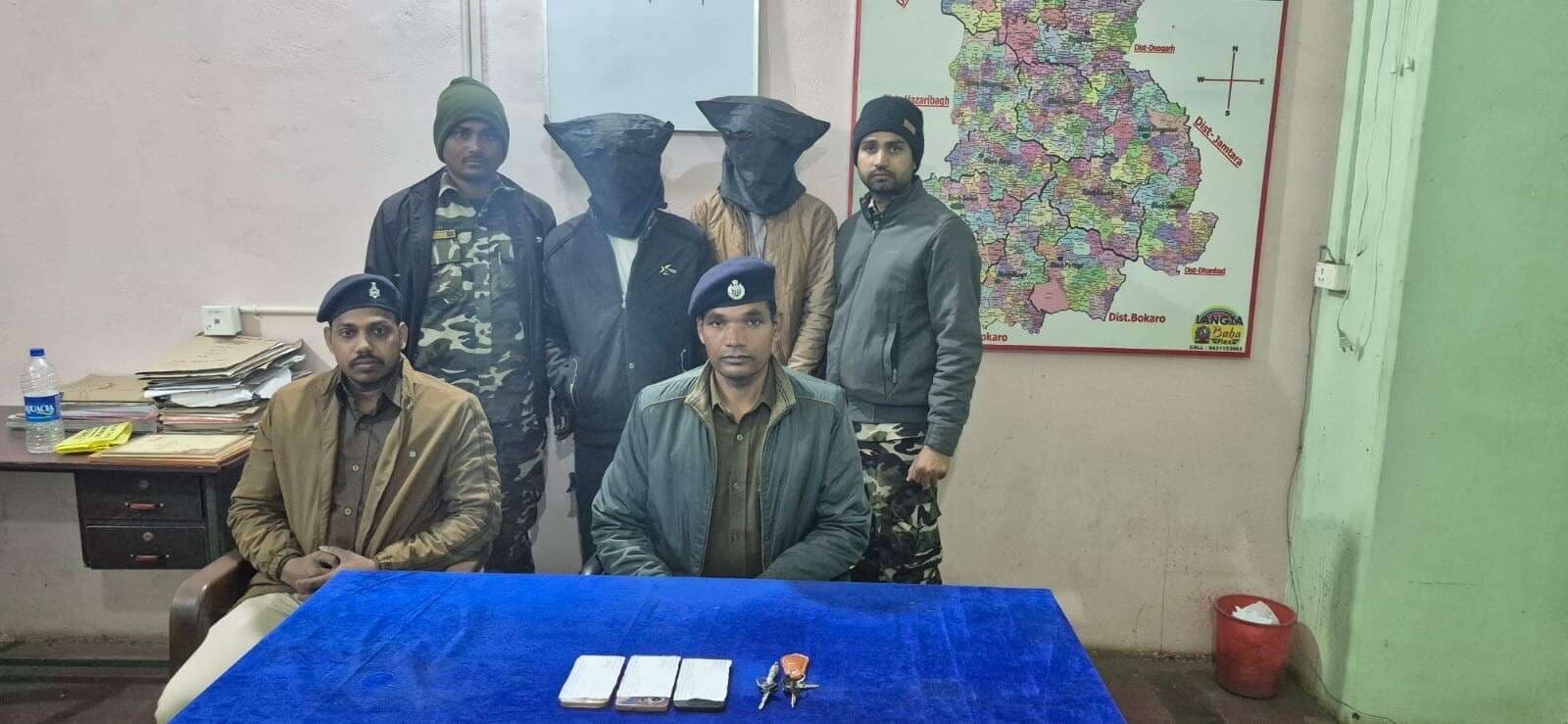 Giridih News: फर्जी गैस कनेक्शन का नोटिस भेजकर ठगी करने वाले दो गिरफ्तार, एक फरार