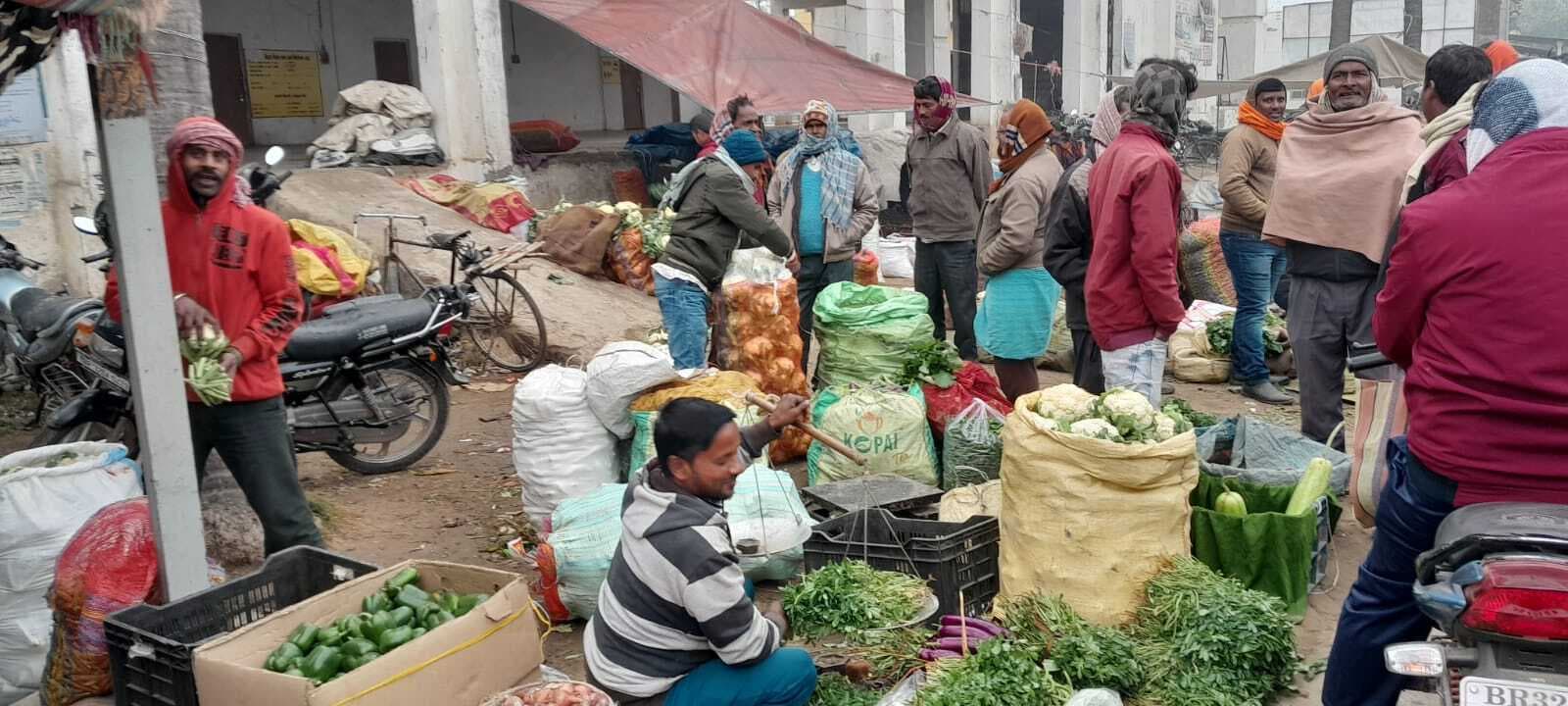 Madhubani News : शहर में समस्तीपुर से हो रही 70 फीसदी सब्जी की आपूर्ति