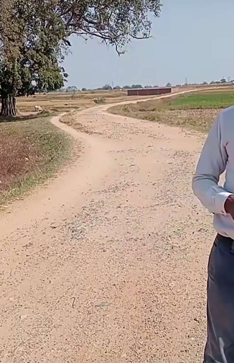 Giridih News: जर्जर सड़क से आवागमन करने में परेशानी