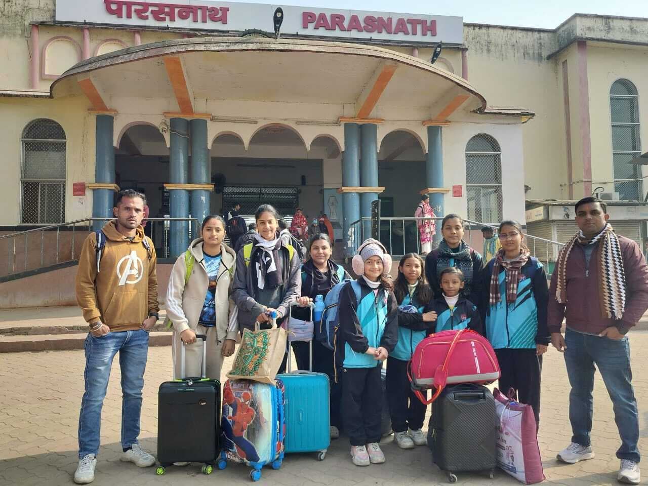 Giridih News: महिला राष्ट्रीय ताइक्वांडो प्रतियोगिता के लिए गिरिडीह की टीम बोकारो रवाना