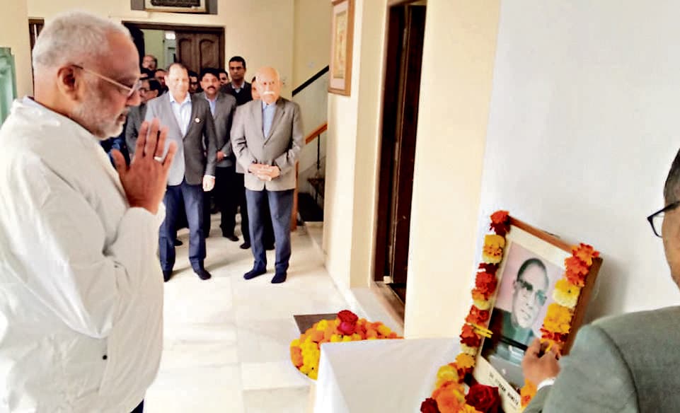 Chaibasa News : उद्योग जगत के आधार स्तंभ सीताराम रुंगटा को शहरवासियों ने किया नमन