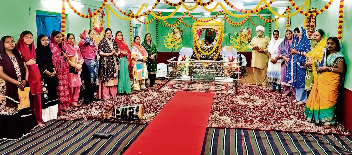 Chaibasa News : गुरु गोबिंद सिंह के बताये मार्ग पर चलने का संकल्प