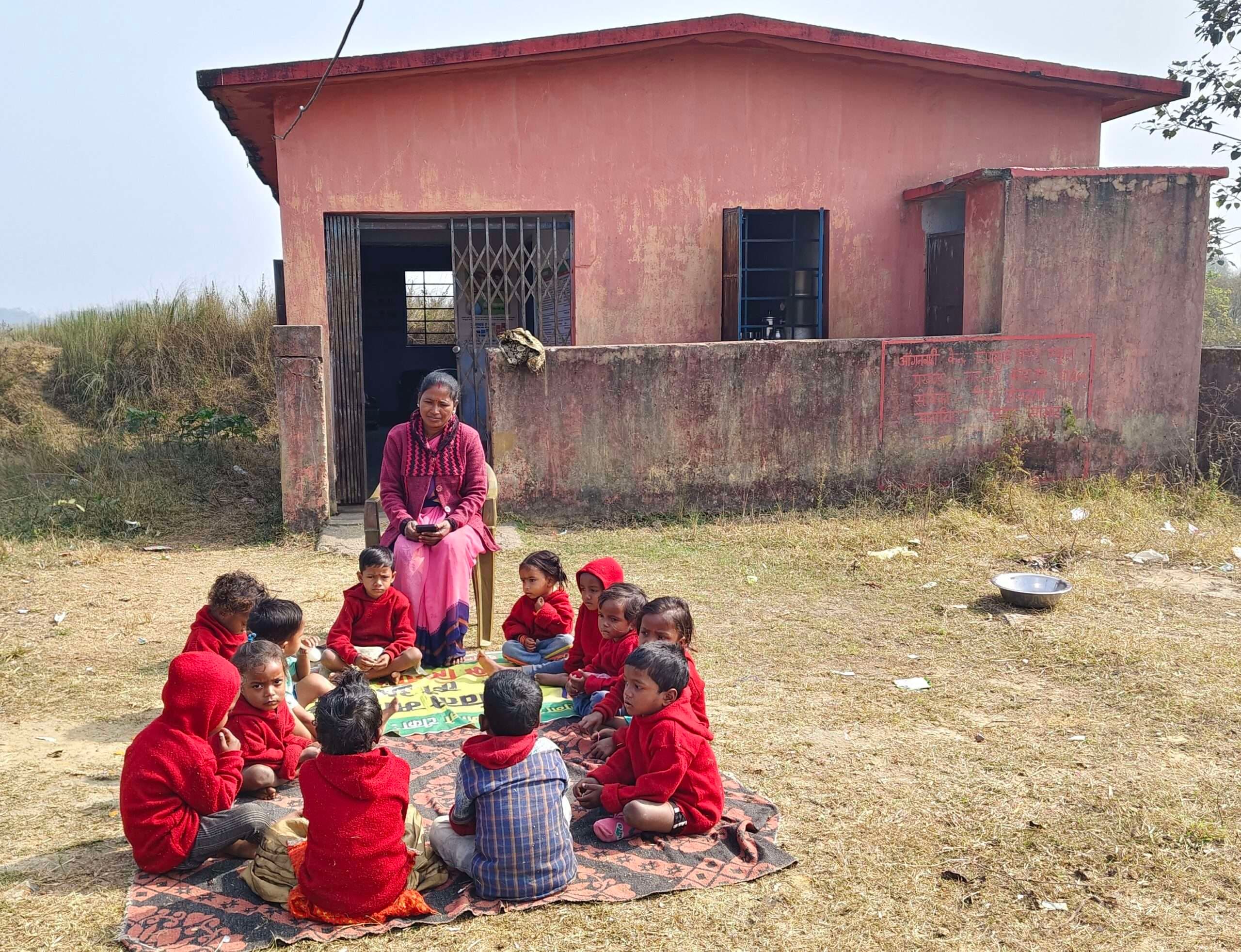 Seraikela Kharsawan News : खरसावां का न्यूनतम तापमान 7.7 डिग्री, आंगनबाड़ी में आधी हुई उपस्थिति