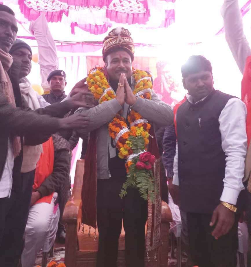 ओबरा विधायक को किया गया सम्मानित, ग्रामीणों ने पुनपुन नदी पर पुल निर्माण पर दिलाया ध्यान