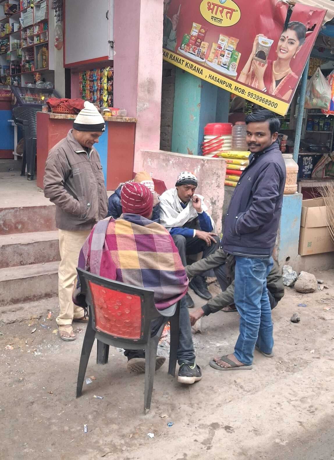 Samastipur News:ठंड व कोहरे के कारण घर से निकलना हो रहा मुश्किल