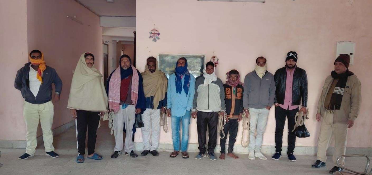 शराब के साथ एक तस्कर व आठ शराबी गिरफ्तार