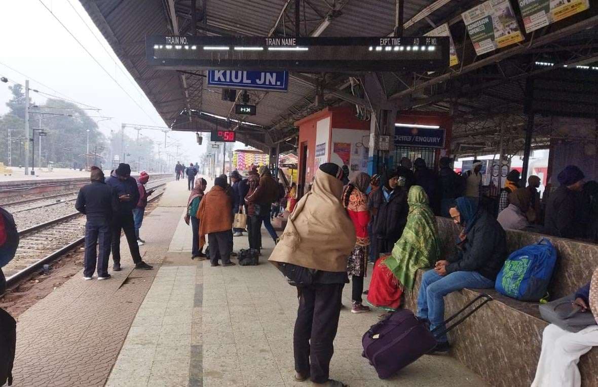 हादसे की वजह से कई ट्रेन नहीं पहुंची किऊल