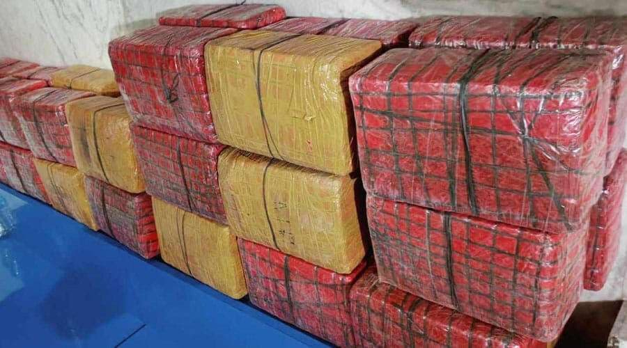 नेपाल पुलिस ने 330 किलो गांजा के साथ दो तस्करों को गिरफ्तार