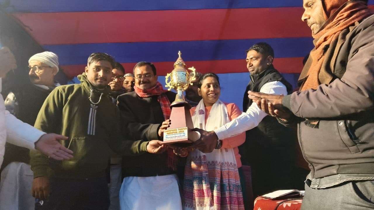 महेशवारा की टीम ने कोकहारा को तीन विकेट से हराया