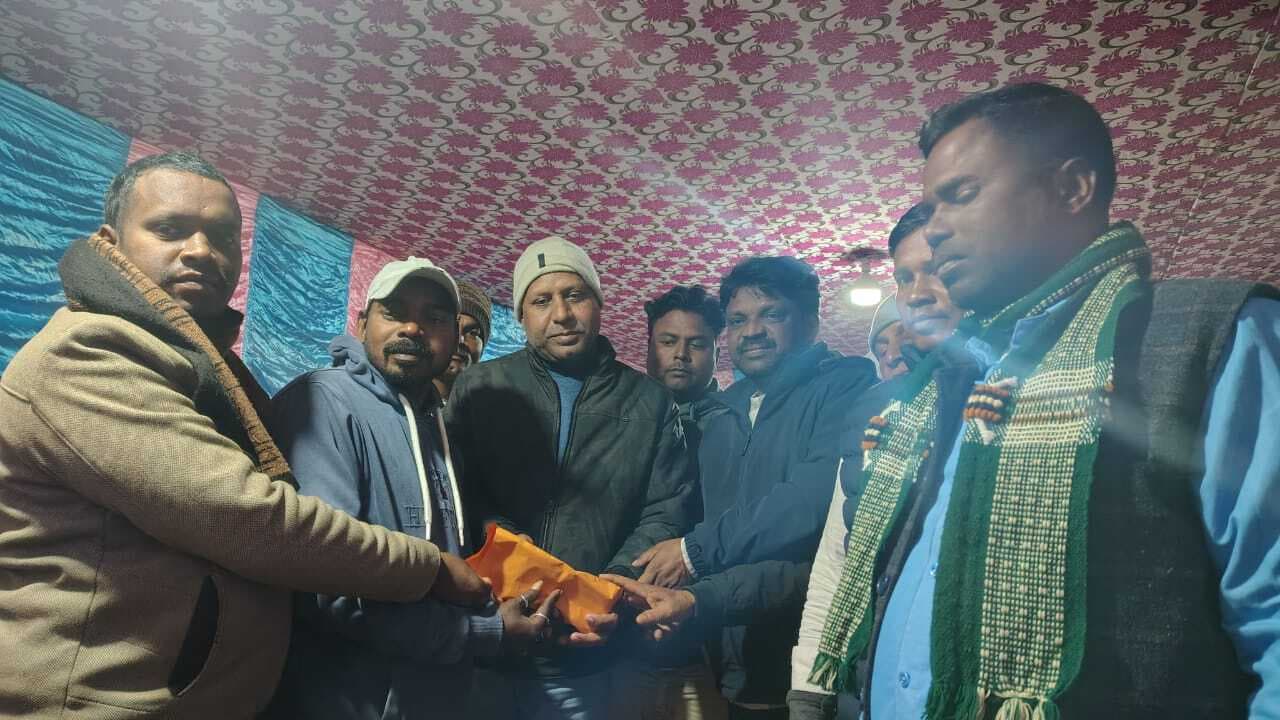 फुटबॉल टूर्नामेंट विजेता को एक लाख व उपविजेता को मिले 80 हजार पुरस्कार