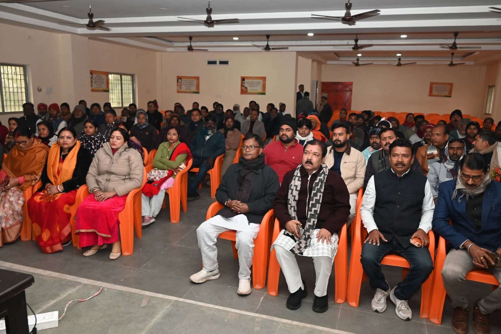 अटल जी का कार्य व व्यक्तित्व प्ररेणादायक : डा दिलीप